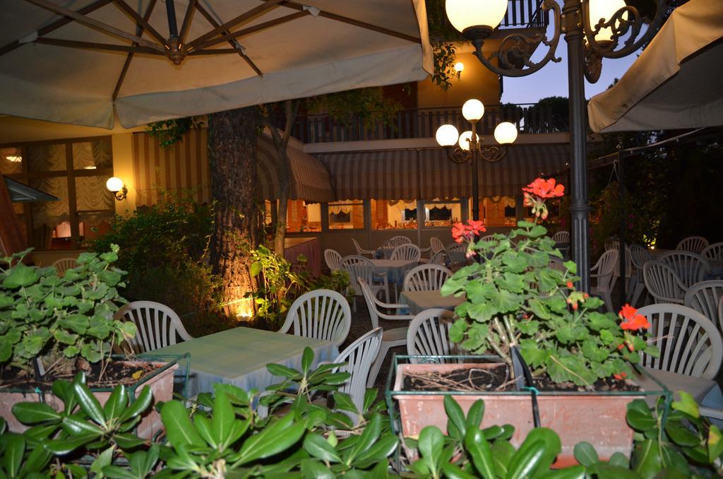 Hotel Monique Cervia Eksteriør billede