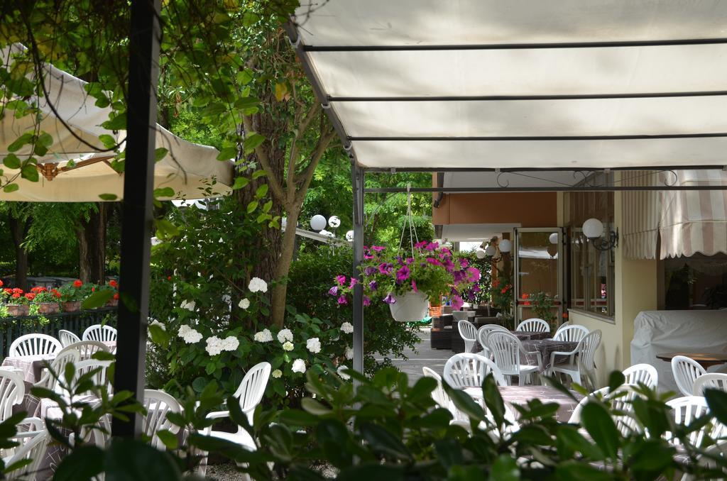 Hotel Monique Cervia Eksteriør billede