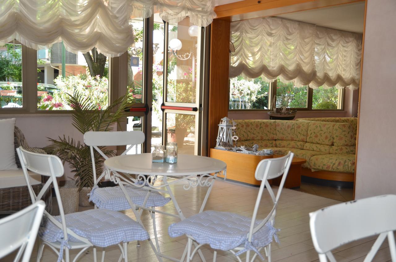 Hotel Monique Cervia Eksteriør billede