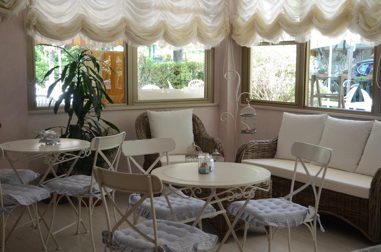 Hotel Monique Cervia Eksteriør billede